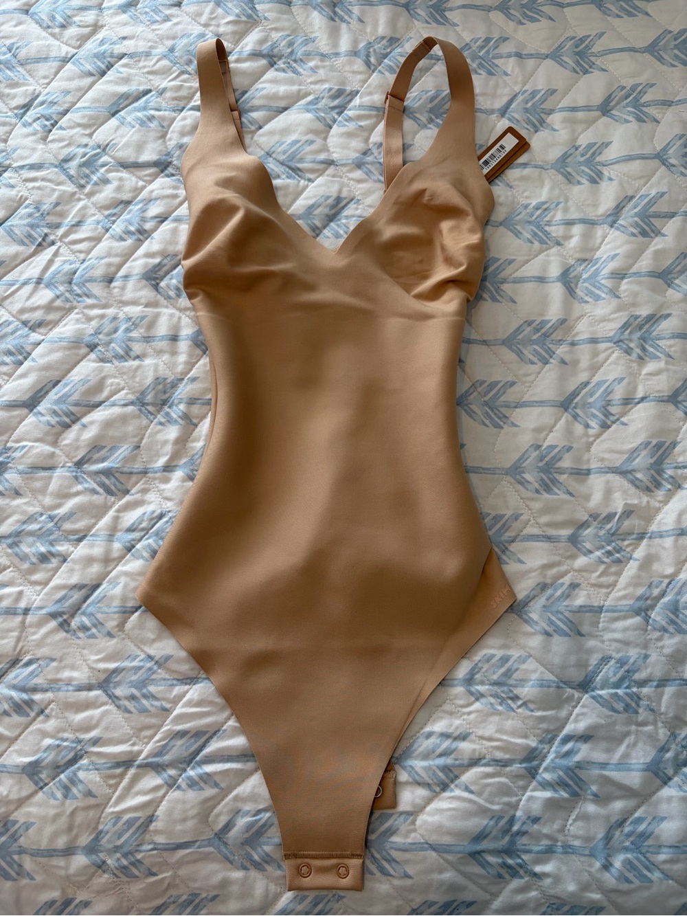 SKIMS Women’s One Piece Bodysuit in Nude Clay color Size XS NWT
